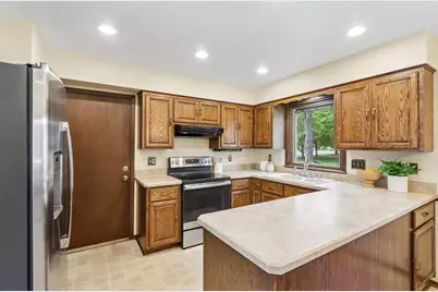 S72W16171  Edith Ct, Muskego, WI 53150 - Photo 4