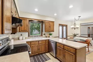 S72W16171 Edith Ct, Muskego, WI 53150 - Photo 18