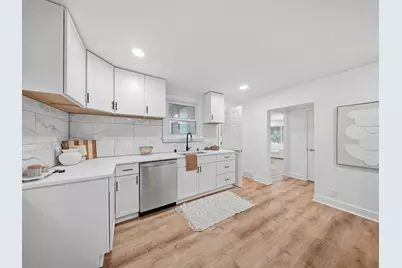 4626 N River Park Blvd, Glendale, WI 53209 - Photo 8