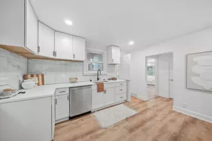 4626 N River Park Blvd, Glendale, WI 53209 - Photo 8
