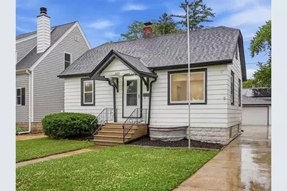 4626 N River Park Blvd, Glendale, WI 53209 - Photo 2