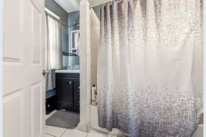 1006 E Land Pl, Milwaukee, WI 53202 - Photo 22