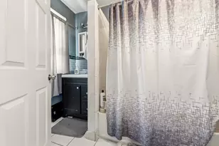 1006 E Land Pl, Milwaukee, WI 53202 - Photo 22