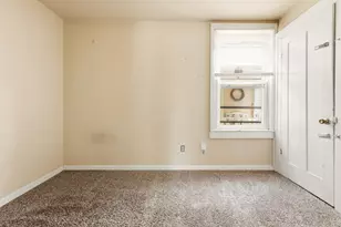 1006 E Land Pl, Milwaukee, WI 53202 - Photo 16