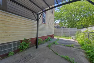 1006 E Land Pl, Milwaukee, WI 53202 - Photo 26