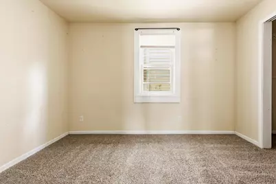 1006 E Land Pl, Milwaukee, WI 53202 - Photo 14