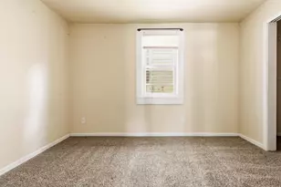 1006 E Land Pl, Milwaukee, WI 53202 - Photo 14