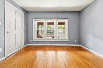 1006 E Land Pl, Milwaukee, WI 53202 - Photo 6