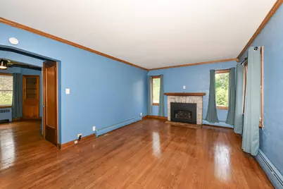 11941 W Howard Ave, Greenfield, WI 53228 - Photo 8