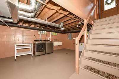 11941 W Howard Ave, Greenfield, WI 53228 - Photo 28