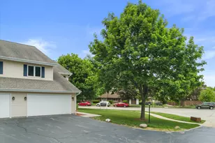 1057 Fleetfoot Dr, Waukesha, WI 53186 - Photo 34