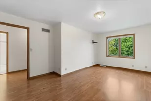1057 Fleetfoot Dr, Waukesha, WI 53186 - Photo 20