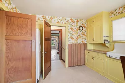 1607 S 55th St, West Milwaukee, WI 53214 - Photo 8