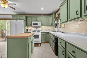 W5838 Mariner Hills Ct, La Grange, WI 53121 - Photo 8