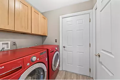 652  Pewaukee Rd #A, Pewaukee, WI 53072 - Photo 14