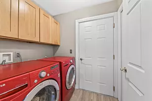 652 Pewaukee Rd, Pewaukee, WI 53072 - Photo 14