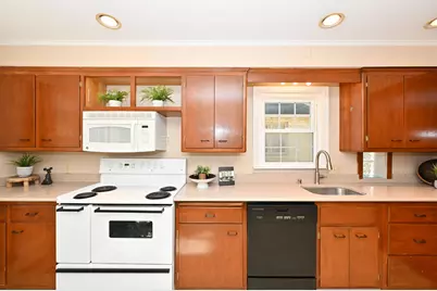 2416 N 91st St, Wauwatosa, WI 53226 - Photo 10