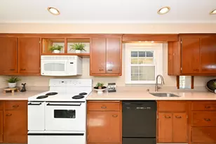 2416 N 91st St, Wauwatosa, WI 53226 - Photo 10