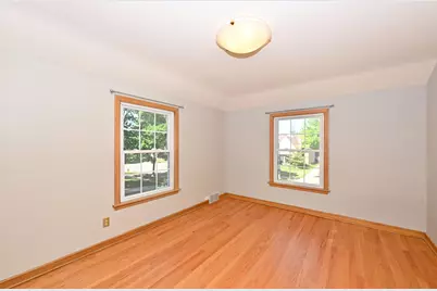 2416 N 91st St, Wauwatosa, WI 53226 - Photo 18