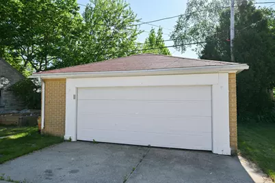 2416 N 91st St, Wauwatosa, WI 53226 - Photo 30