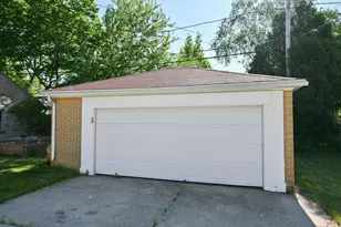 2416 N 91st St, Wauwatosa, WI 53226 - Photo 30