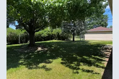 921  Robins Ln, Mukwonago, WI 53149 - Photo 24