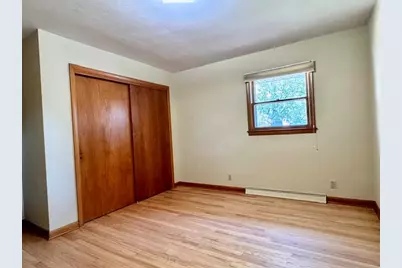921  Robins Ln, Mukwonago, WI 53149 - Photo 6