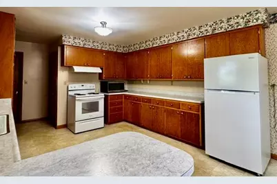 921  Robins Ln, Mukwonago, WI 53149 - Photo 14