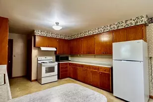 921 Robins Ln, Mukwonago, WI 53149 - Photo 14