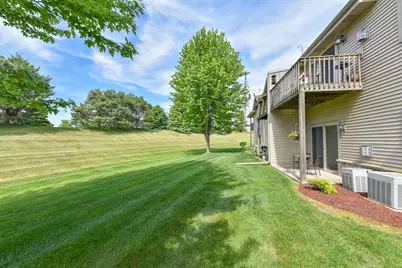 1522  Iroquois Ave, Grafton, WI 53024 - Photo 4