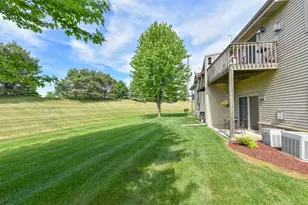 1522 Iroquois Ave, Grafton, WI 53024 - Photo 4