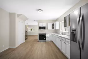 2321 S 19th St, Milwaukee, WI 53215 - Photo 8