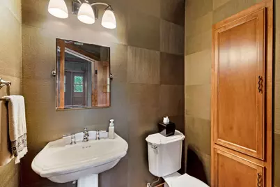 250 E Laurel Cir, Delafield, WI 53018 - Photo 38
