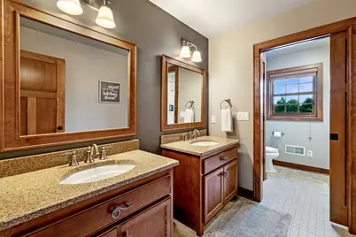 250 E Laurel Cir, Delafield, WI 53018 - Photo 28