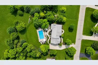 250 E Laurel Cir, Delafield, WI 53018 - Photo 52