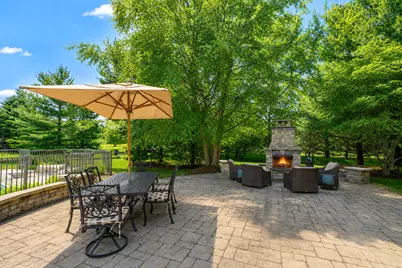 250 E Laurel Cir, Delafield, WI 53018 - Photo 44