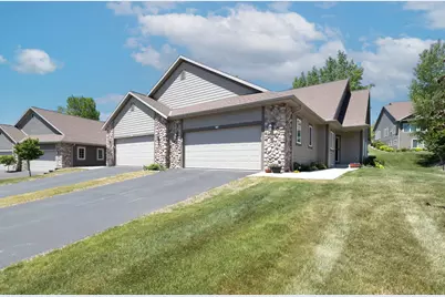 248  Lower Woodford Cir #17, West Bend, WI 53090 - Photo 2