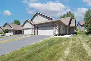 248 Lower Woodford Cir, West Bend, WI 53090 - Photo 2