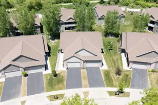 248 Lower Woodford Cir, West Bend, WI 53090 - Photo 10