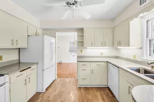 11240 N Valley Dr, Mequon, WI 53092 - Photo 10