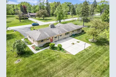 11240 N Valley Dr, Mequon, WI 53092 - Photo 2