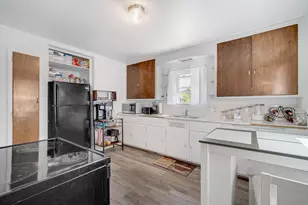 2144 S 98th St, West Allis, WI 53227 - Photo 10