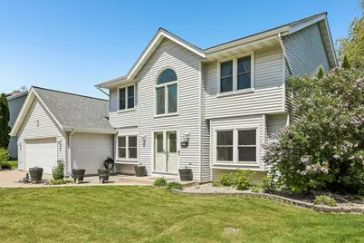 700 E Hobby Ln, Oak Creek, WI 53154 - Photo 4