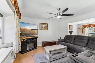 700 E Hobby Ln, Oak Creek, WI 53154 - Photo 12