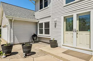 700 E Hobby Ln, Oak Creek, WI 53154 - Photo 8