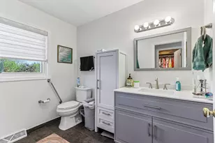 700 E Hobby Ln, Oak Creek, WI 53154 - Photo 26