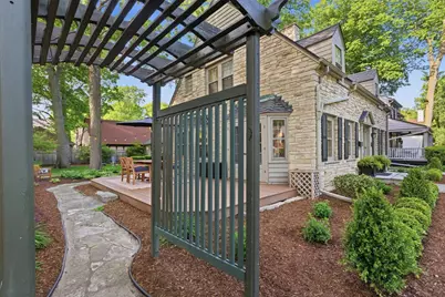 712 E Lexington Blvd, Whitefish Bay, WI 53217 - Photo 40