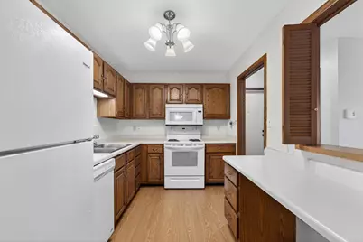 1451  Pheasant Run Dr #101, Racine, WI 53406 - Photo 8