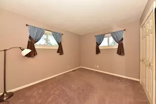 10852 S Richard Rd, Oak Creek, WI 53154 - Photo 12