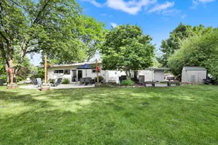 11300 Parkview Ln, Hales Corners, WI 53130 - Photo 32